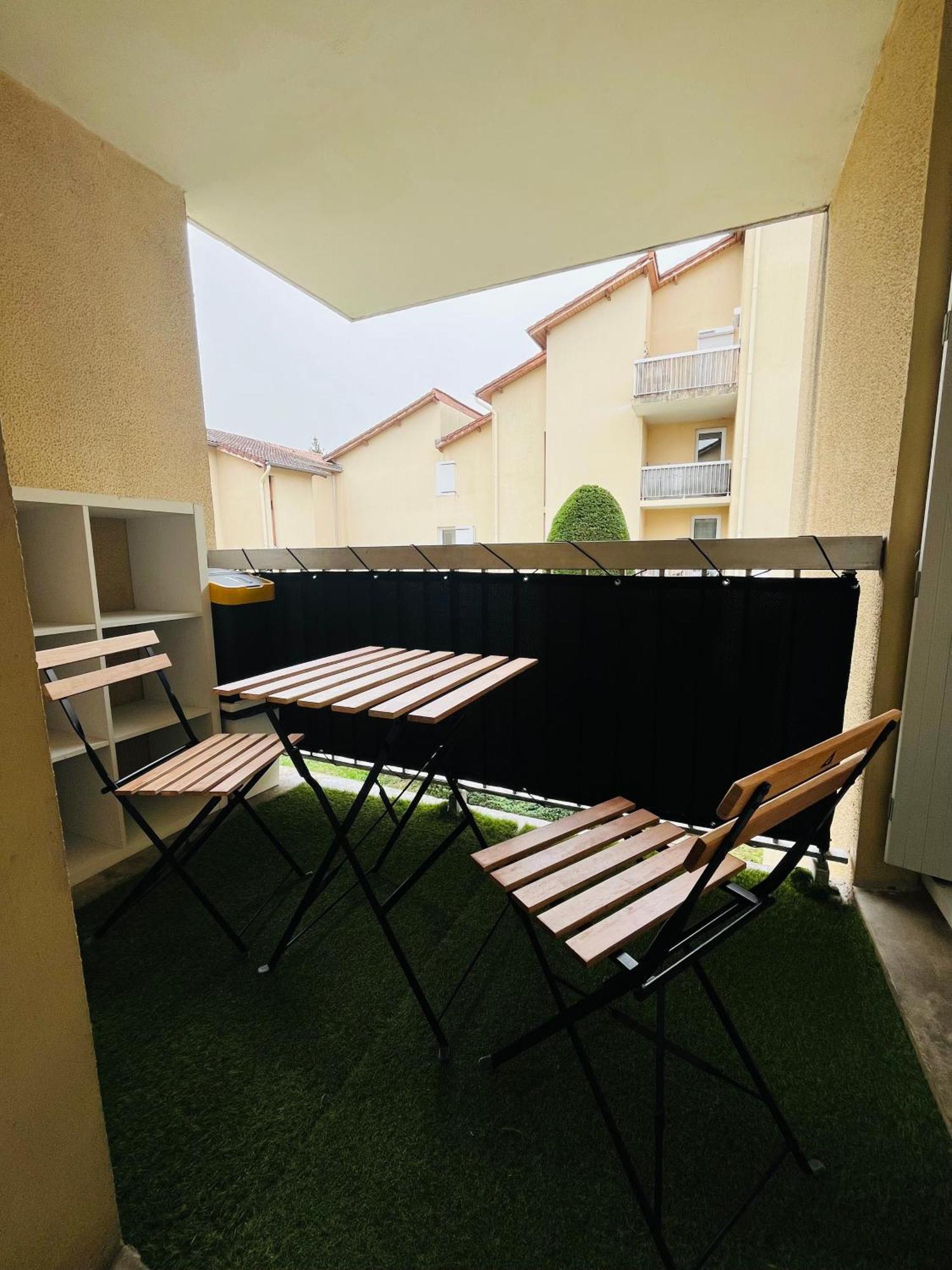 Appartement Cosy Et Confortable Saint-Genis-Laval Luaran gambar